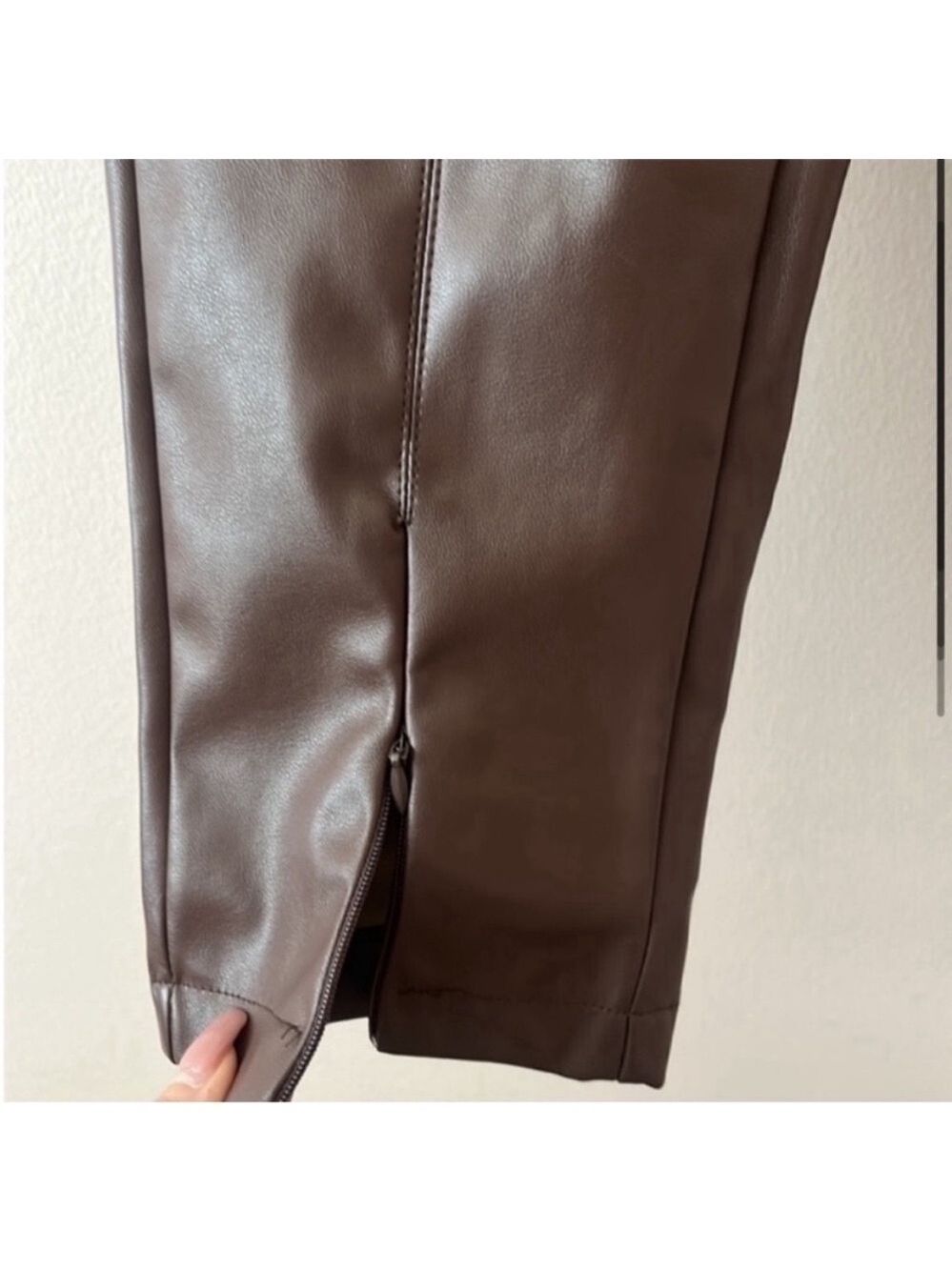 SOHO APPAREL Chocolate Brown Faux Leather Leggings Size M - Picture 3 of 6